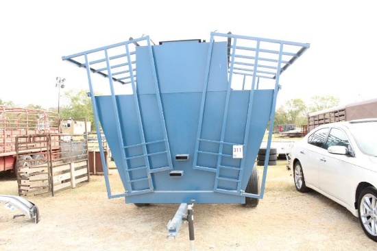 NEW BLUE 3 TON CREEP FEEDER WITH CREEP GATES