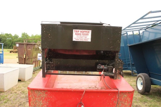 SELF-CONTAINED TRIP HOPPER FEED ON TRAILER