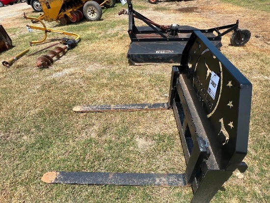 QH PALLET FORK- MAGNUM USA