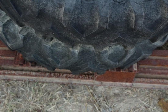 2CT JOHN DEERE TIRE AND RIM 5.90-16
