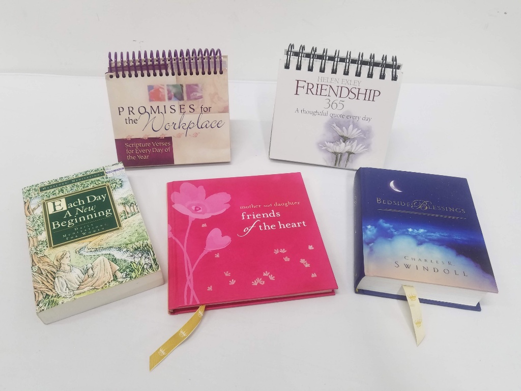 Lot 5 Small Inspirational Books Desk Calendars Proxibid Auctions