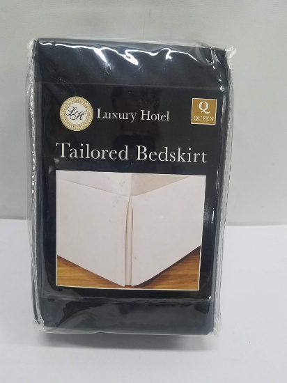 Tailored Bedskirt by Luxury Hotel. Black, Queen Size - New