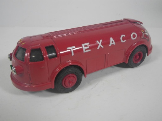 Ertl 1934 Diamond T "Doodle Bug" Texaco Tanker Limited Edition - 1994