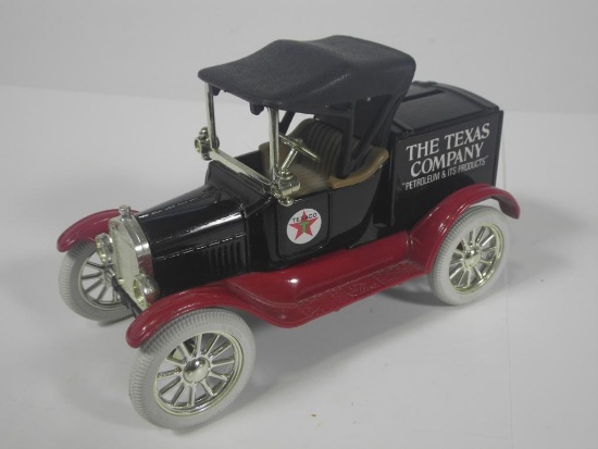 Ertl 1918 Ford Model T Runabout "The Texas Company" Coin Bank w/Box