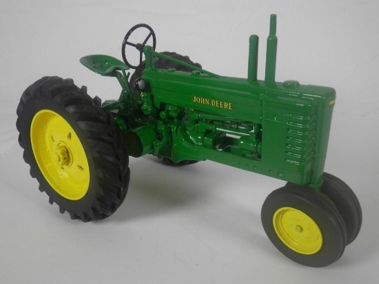 Scale Models John Deere Model B Narrow Front Tractor Scale Model