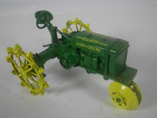 Ertl John Deere 2 Cyl Expo IV Model