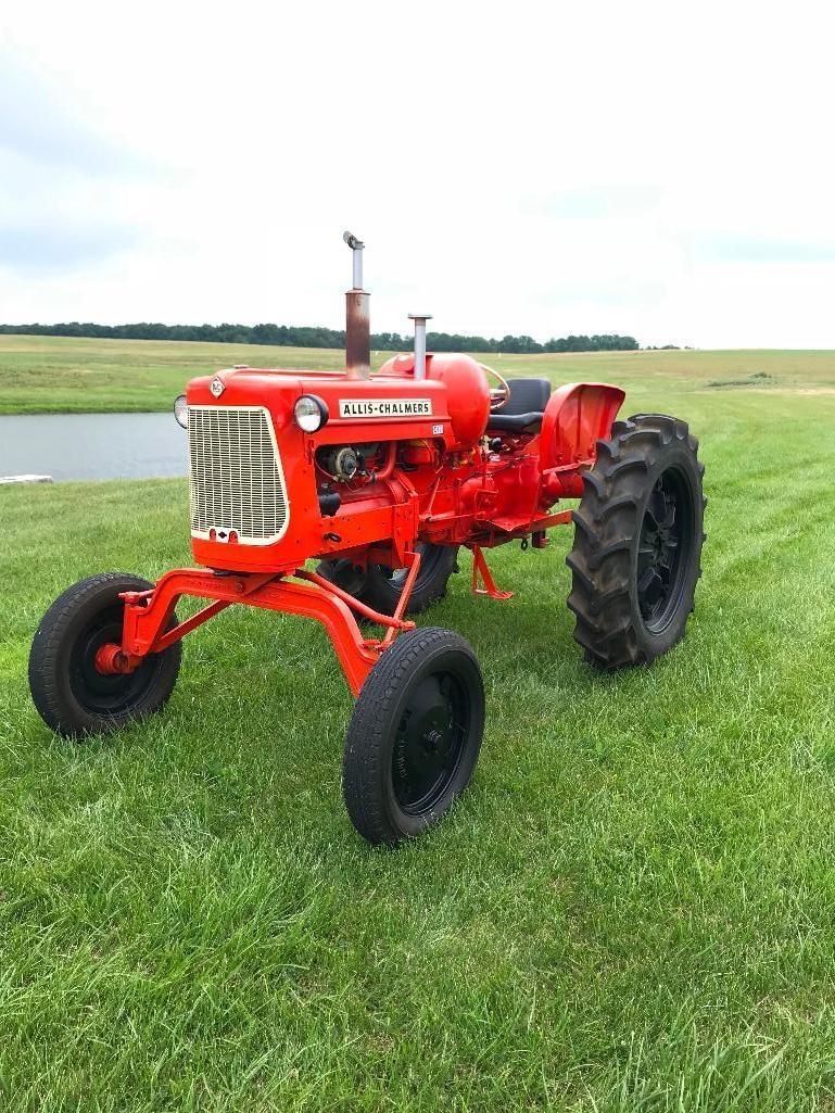 1961 Allis Chalmers D17 tractor in Carbondale, KS