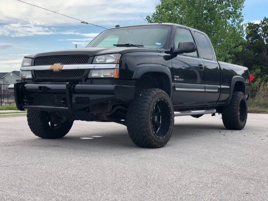 2004 Chevrolet Silverado 2500 HD Pickup