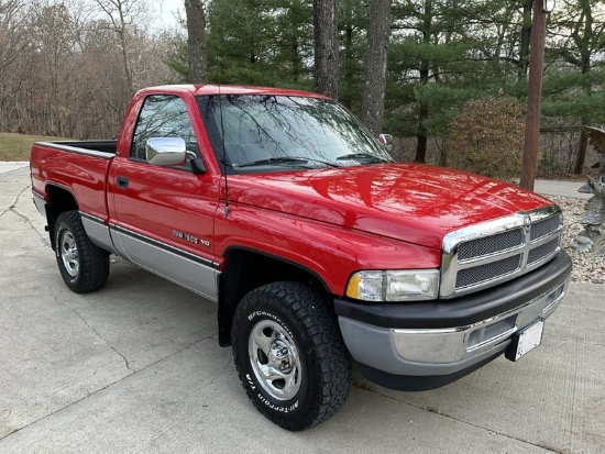 1995 Dodge Ram SLT 4x4 Short Bed Pickup