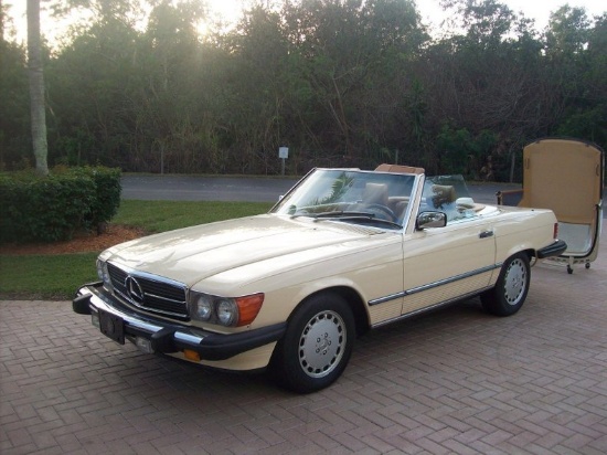 1987 Mercedes-Benz 560 SL Convertible