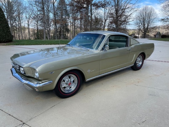 1965 Ford Mustang 2 + 2 Fastback
