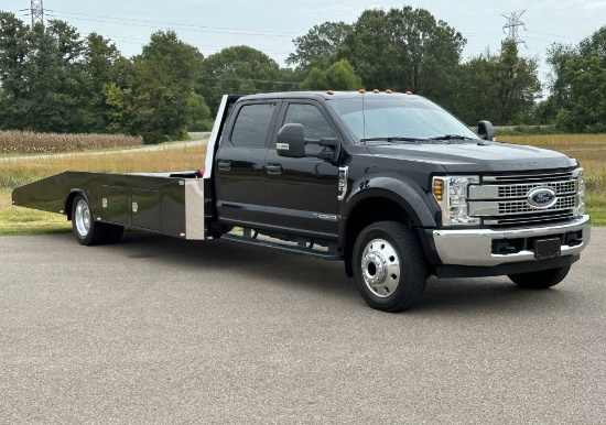 2019 Ford F-450 XL Crew Cab Hodges Custom Hauler