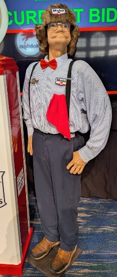 Standing Mobile Mechanic Creative Character