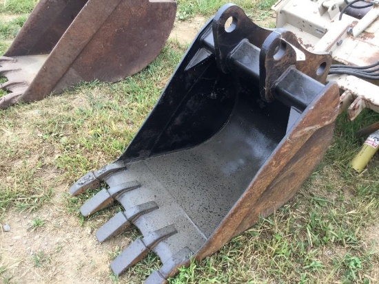 22" Digging Bucket