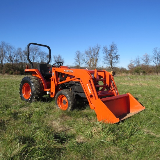 KUBOTA L2800 TRACTOR W/LA463 LOADER