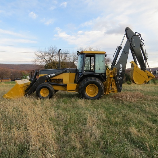 JOHN DEERE 710B BACKHOE LOADER