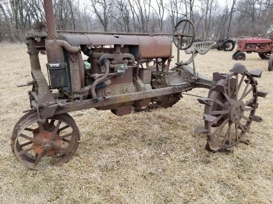 International Farmall Regular Tractor