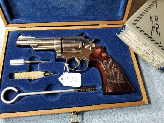 SMITH & WESSON 19 357 MAG PISTOL REVOLVER