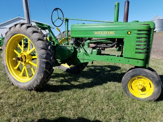 JOHN DEERE B