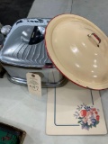 Vintage cake container, lid and hot plate
