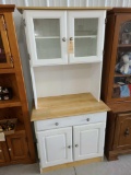 white wood kitchen cabinet