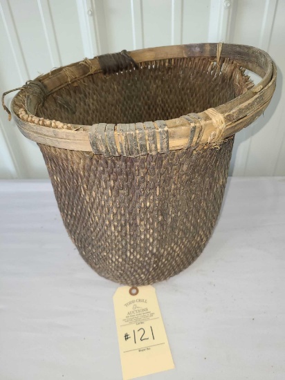 PRIMITIVE WOVEN BASKET WITH HANDLE