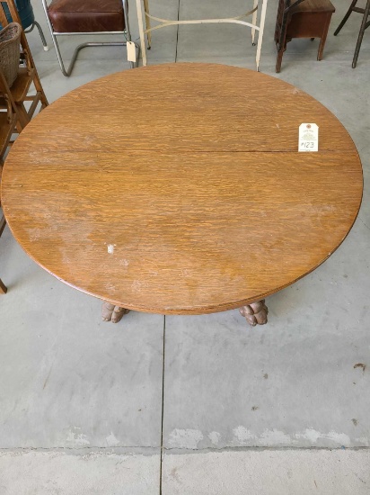 ROUND QUARTER SAWN OAK CLAW FOOT KITCHEN TABLE