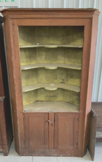 PRIMITIVE WOODEN CORNER CABINET WITH SHELVES AND BOTTOM DOORS