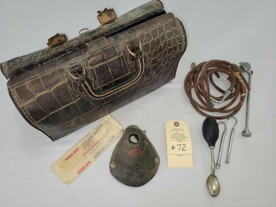 ANTIQUE ALLIGATOR DOCTORS MEDICAL BAG (BROKEN HANDLE) WITH MEDICAL INSTRUMENTS
