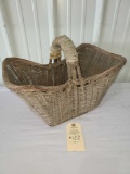 PRIMITIVE WOVEN GATHERING BASKET