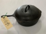 WAGNER WARE / SIDNEY #8 CAST DUTCH OVEN WITH LID