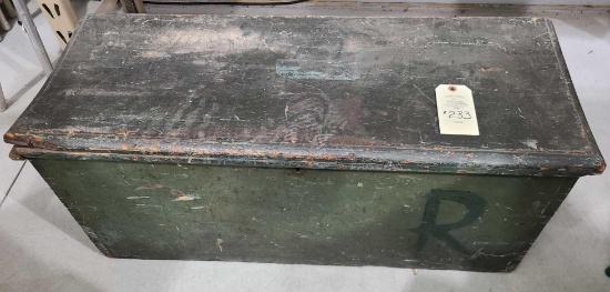 PRIMITIVE WOODEN CHEST