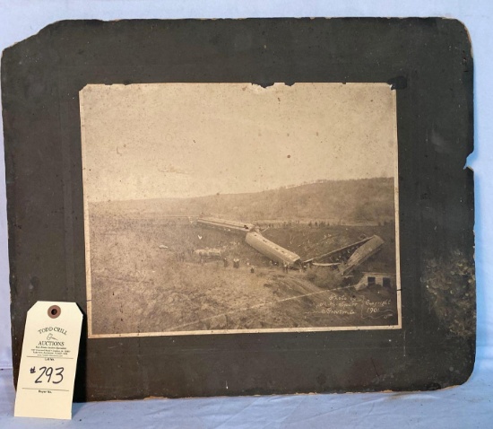 1901 PHOTO IN CRESTON, IA OF A TRAIN DERAILMENT