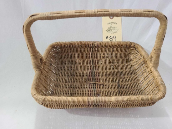 SMALL WICKER BASKET WITH HANDLE