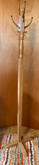 Hall tree
