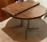 Round table with metal legs