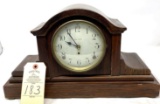Seth Thomas veneered mantle clock