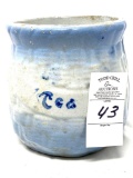 Blue and white tea crock