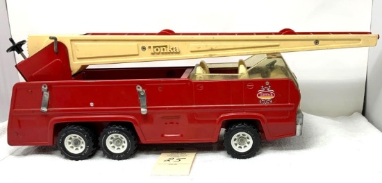 Vintage Tonka pressed steel fire truck with ladder