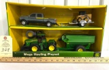 ERTL John Deere Mega Hauling Playset