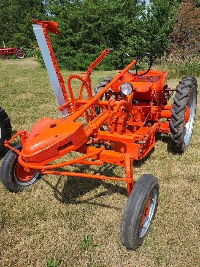 ALLIS CHALMERS G TRACTOR