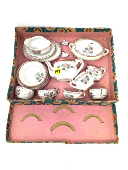 Vintage Made in Japan child's tea set in box