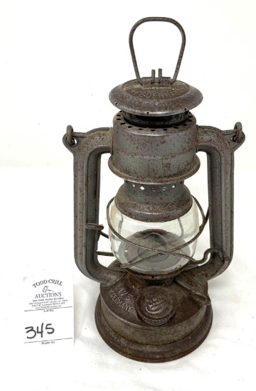 WW II era 175 W. Germany Feuerhand Lantern
