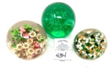 Three vintage paper weights one Daisyglas