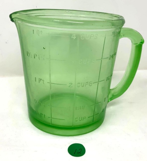 Vintage A & J 4 c green depression handled measuring cup