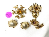 Vintage earrings and brooches