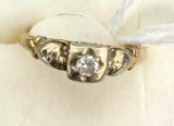 Ladies gold/diamond ring