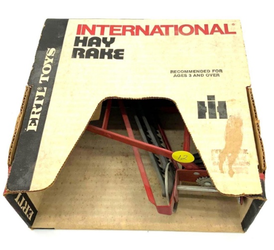 Ertl International Hay Rake 1:16 scale NIB