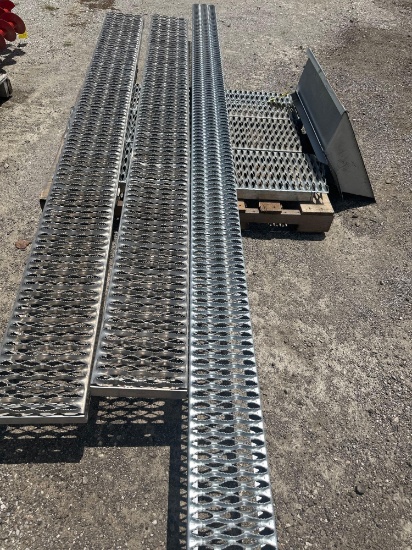 GRIP STRUT WALKWAY SECTIONS