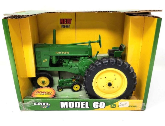 ERTL JOHN DEERE MODEL 60 TRACTOR NIB